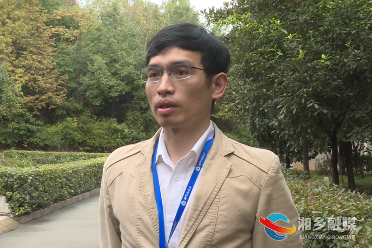 湖南埃普特医疗器械有限公司研发中心研发部总监颜世平接受记者采访。.png