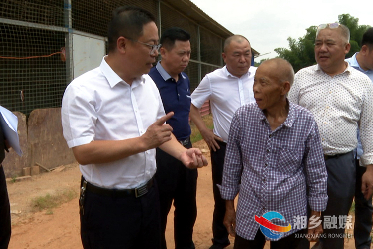 彭瑞林在横铺村永福农业开发有限公司调研.jpg