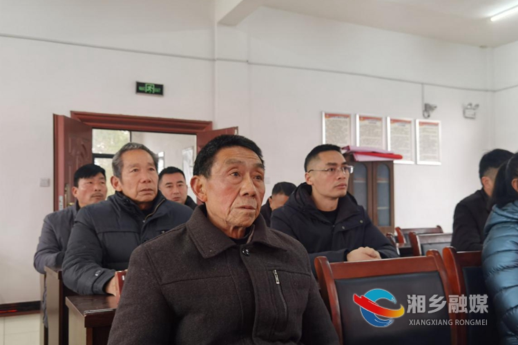 虞唐镇复兴村收看现场。.jpg