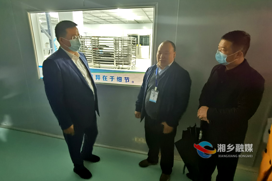 郭勇督查振添光学安全生产情况。.png