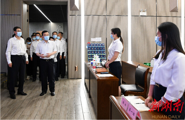 张庆伟在中建五局、省高速公路集团调研：坚定不移做强做优做大国有企业 为建设现代化新湖南作出新贡献
